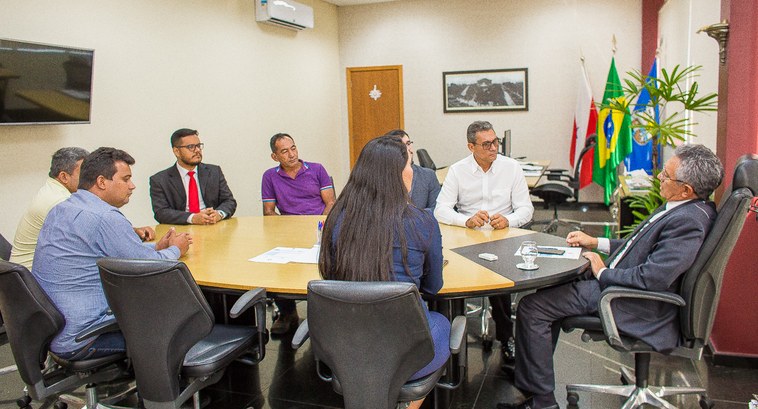 Comitiva de Goianésia do Pará reúne com presidente do TRE do Pará Garantir o reforço durante o recadastramento biométrico foi uma das pautas da reunião.