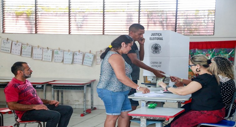 Realizada pelos Conselhos Municipais de Direito da Criança e do Adolescente, a eleição contou co...