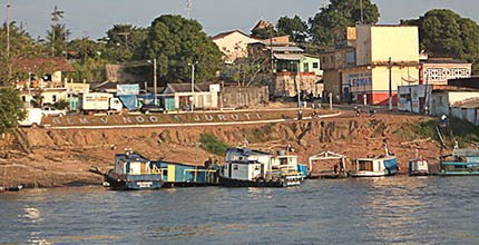 Frente da cidade de Juruti, Pará.