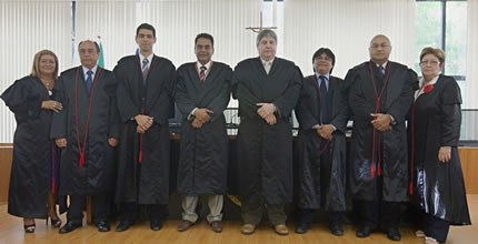 Juízes do Tribunal na posse dos juristas Mancipor Oliveira Lopes e João Batista Vieira dos Anjos...