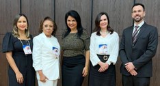 A ouvidora da Mulher, juíza Blenda Rigon, e o assessor da Ouvidoria, Rodrigo Valdez, representam...