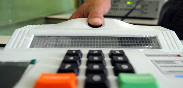 TRE-BA Posto de atendimento em Cairu Para acelerar o trabalho de recadastramento biométrico, novo posto de atendimento foi instalado ...