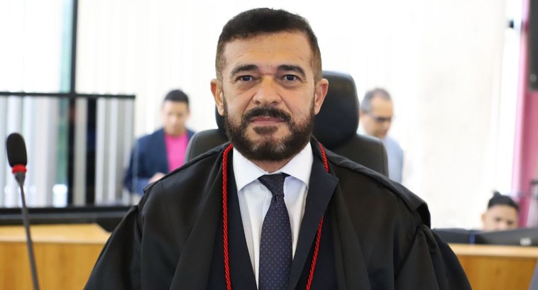 TRE do Pará tem novo ouvidor judicial eleitoral O nome do juiz federal, José Airton de Aguiar Portela, foi aceito por unanimidade e o magistrado...