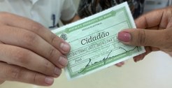Carta de Serviços: entrega de título de eleitor com a palavra Cidadão